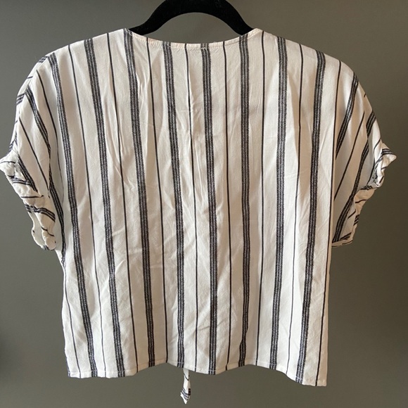 Striped Dynamite Tie Front Top - Picture 2 of 2